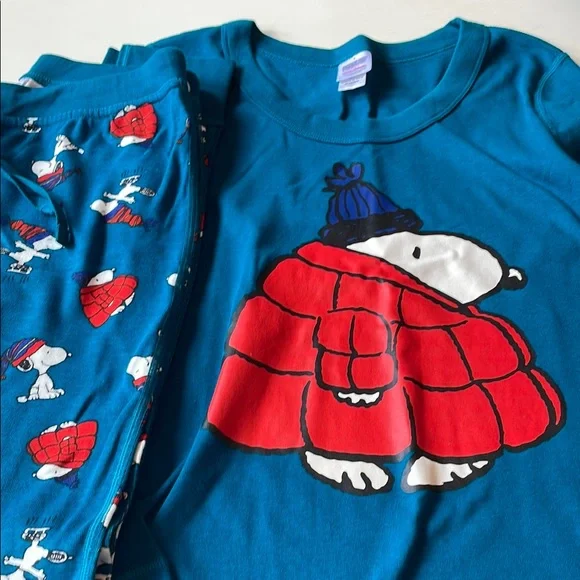 Hanna Andersson - Women’s Peanuts/Snoopy Holiday Long John Pajama Set - Picture 16 of 16